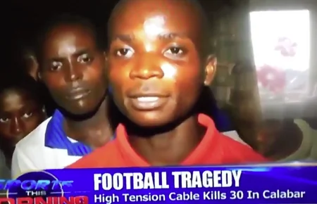 Nigeriyada elektrik naqili futbol mərkəzinin damına düşüb: 30 ölü - FOTO - VİDEO