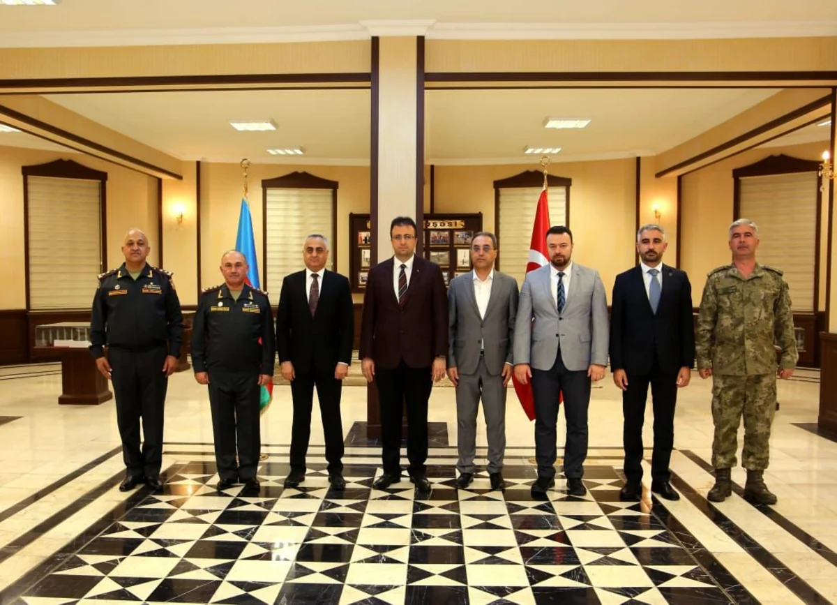 Prezidentin səlahiyyətli nümayəndəsi təmas xəttindəki vəziyyətlə maraqlanıb