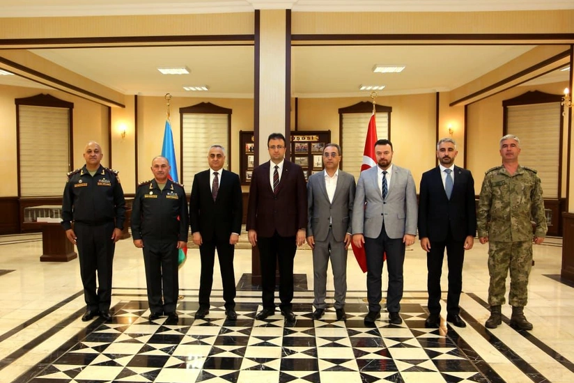 Prezidentin səlahiyyətli nümayəndəsi təmas xəttindəki vəziyyətlə maraqlanıb