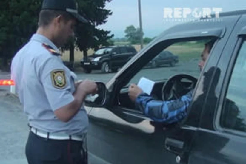 ​Gəncənin yol polisinin Hacıkənddə keçirdiyi reyd zamanı qaydaları pozan 22 sürücü aşkarlanıb