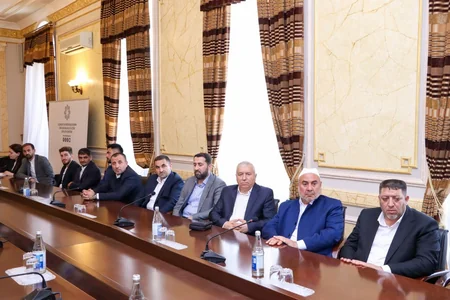 Ramin Məmmədov yeni təyinat alan din xadimləri ilə görüşüb
