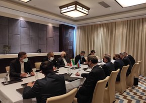 Azerbaijani, Iranian FMs hold meeting