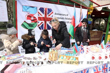 Britaniya səfirliyi Bakıda xeyriyyə yarmarkası təşkil edib