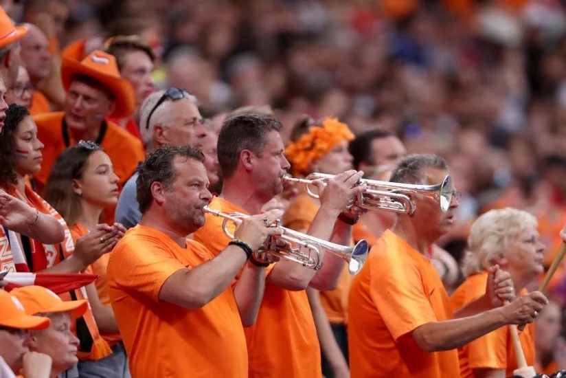 Футбол в Нидерландах с осени будет проходить со зрителями