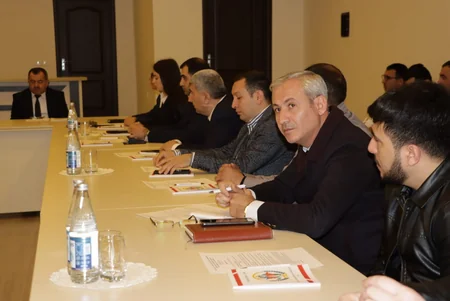 “Heydər Əliyev İli” çərçivəsində Şirvan Apellyasiya Məhkəməsində sahibkarlarla dəyirmi masa keçirilib