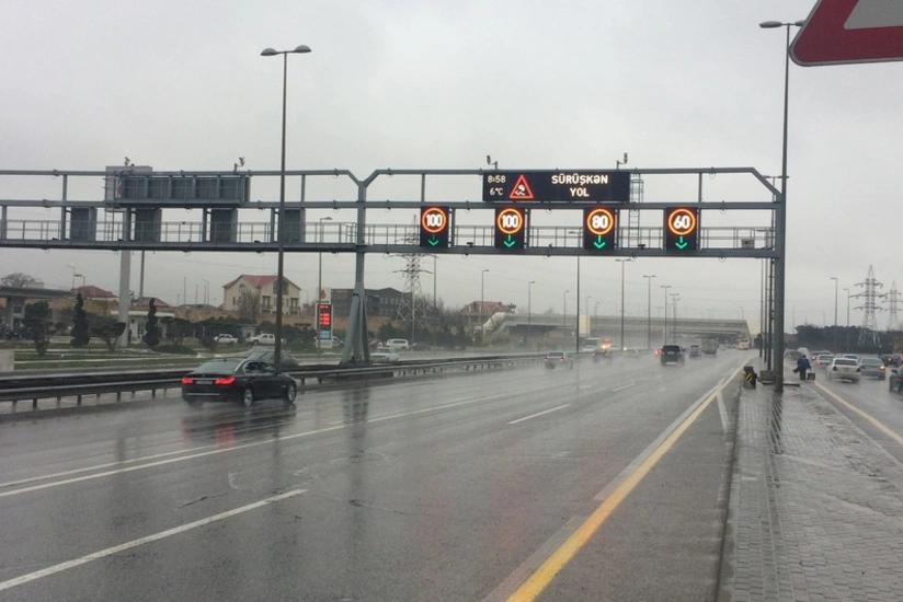 Bakının bəzi avtomagistrallarında sürət həddi endirilib