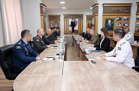 İtaliya nümayəndə heyəti Azərbaycan MMU və HDQ-ni ziyarət edib
