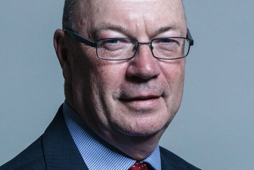 Britaniya XİN rəhbərinin müavini Brexitə görə istefa verib