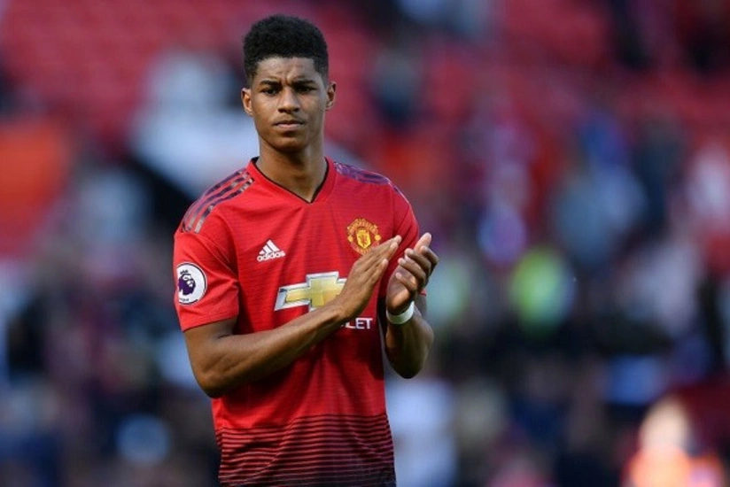 Манчестер Юнайтед продлил контракт с нападающим сборной Англии