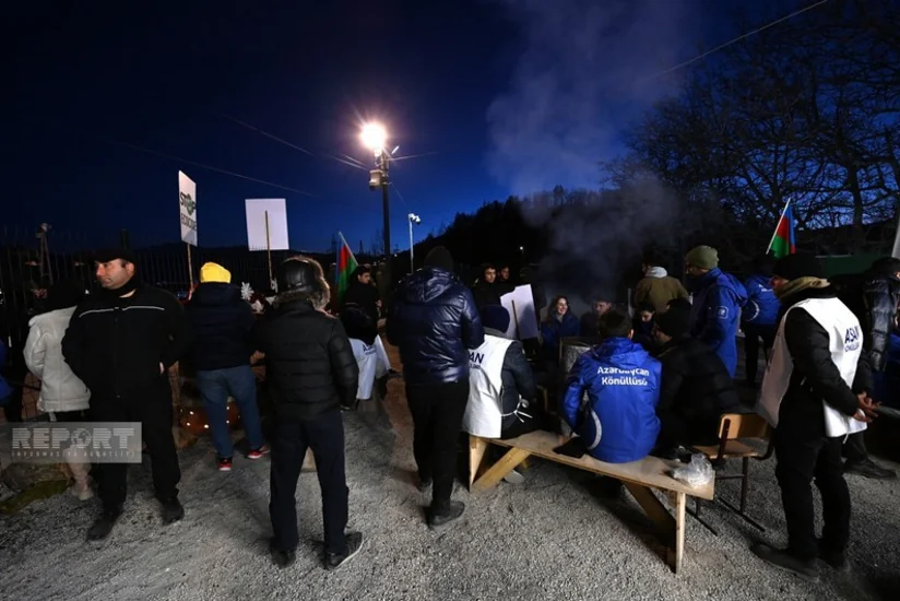 Акция протеста на дороге Ханкенди-Лачын продолжается несмотря на морозную погоду