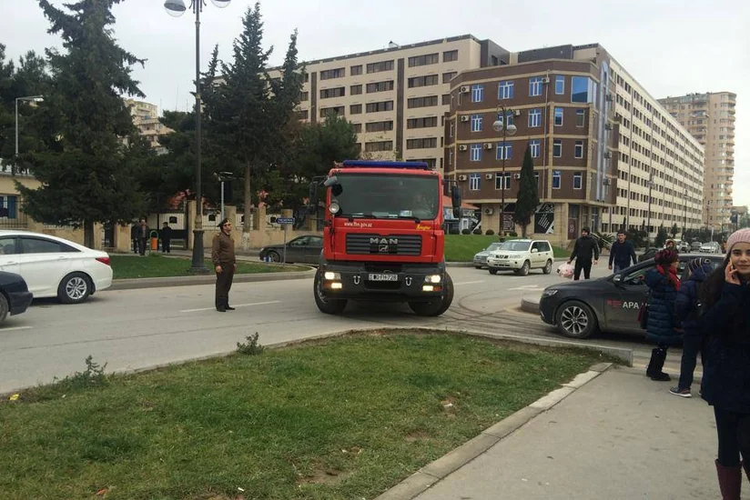 Bakıdakı orta məktəblərdən birində yanğın başlayıb
