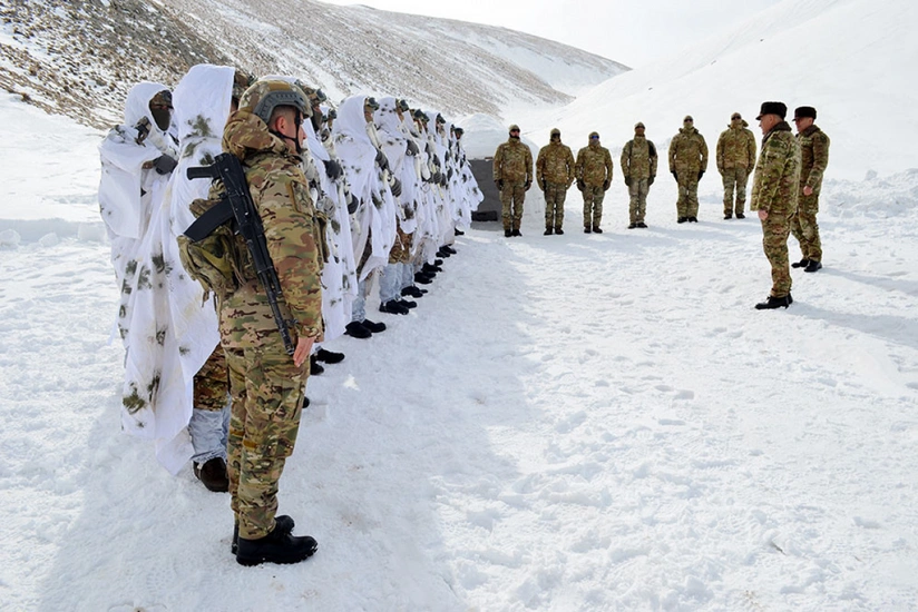 Chief of General Staff of Azerbaijani Army watches training of commandos in mountainous terrain and severe winter conditions