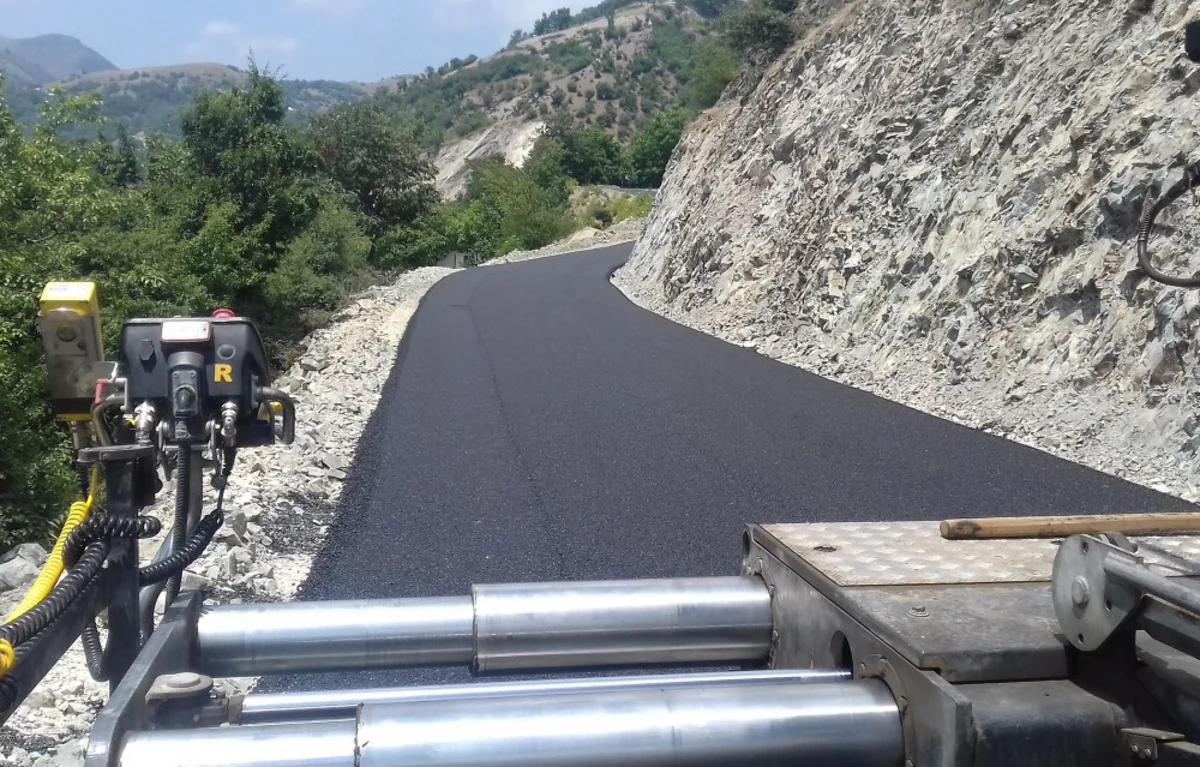 Astaranın Taxtanəkəran-Toradi avtomobil yolu təmir edilir