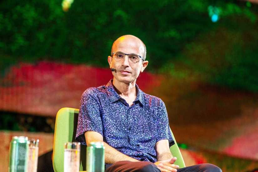 Yuval Harari: AI to help better explore space
