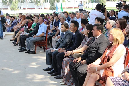 Azerbaijani kalaghai and silk exhibited in Uzbekistan's Atlas Bayrami
