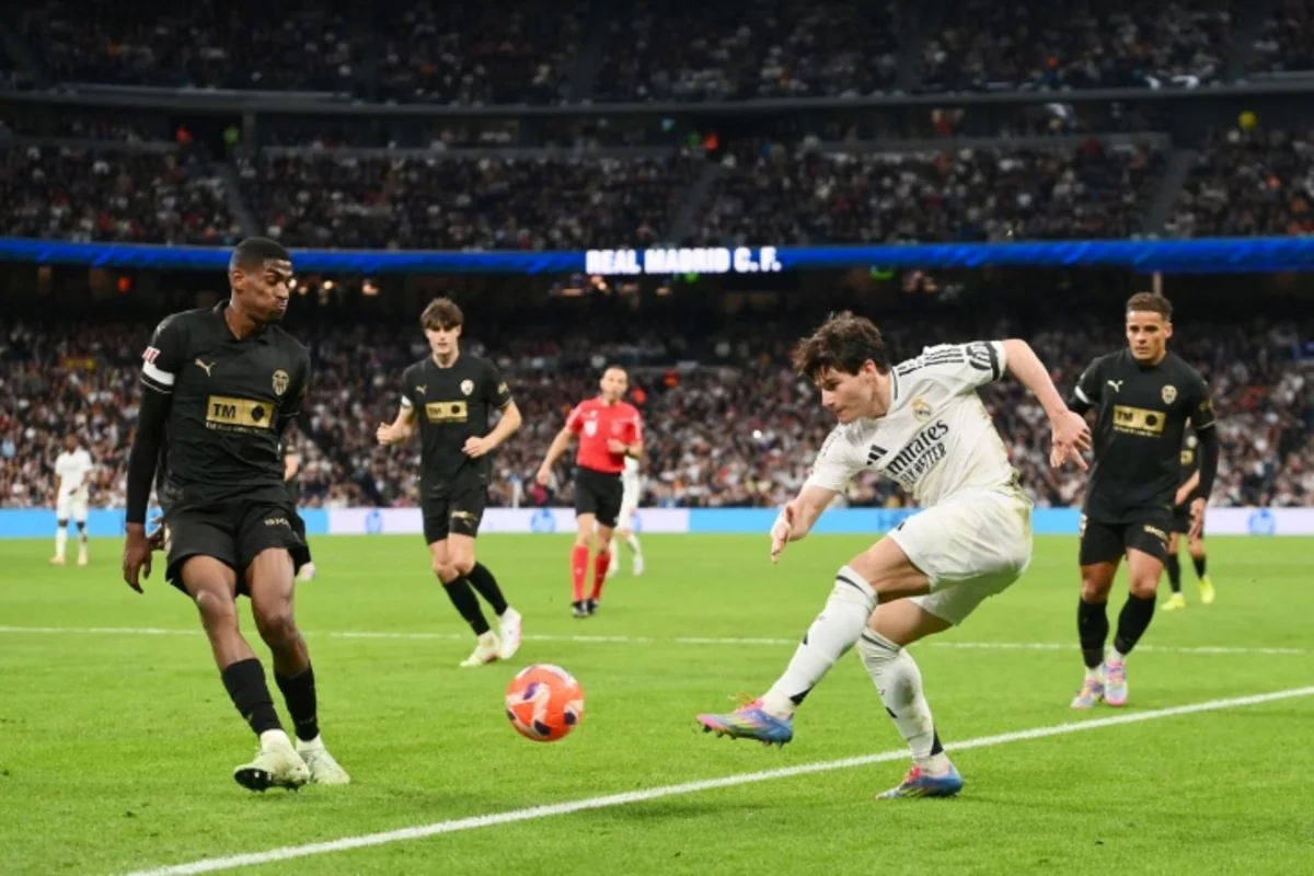 Real son 17 ildə ilk dəfə evdə Valensiyaya uduzub