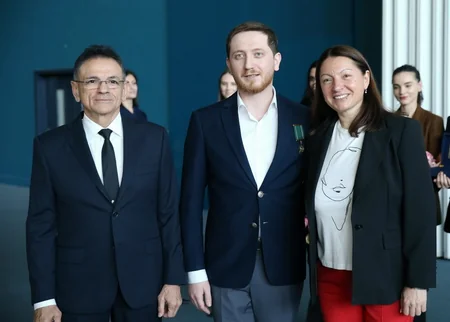 Mədət Quliyev gimnastları təltif edib