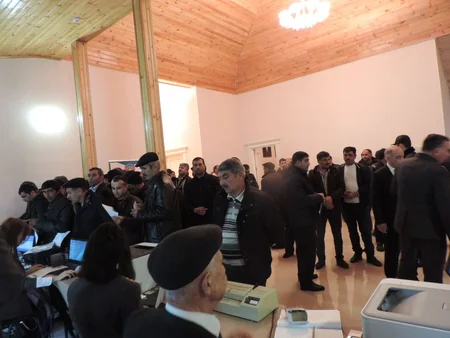 Kənd təsərrüfatı naziri Ağsuda vətəndaşlarla görüşüb