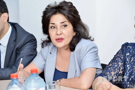 Bakıda KİV-də və sosial mediada qadın mövzusu müzakirə olunub