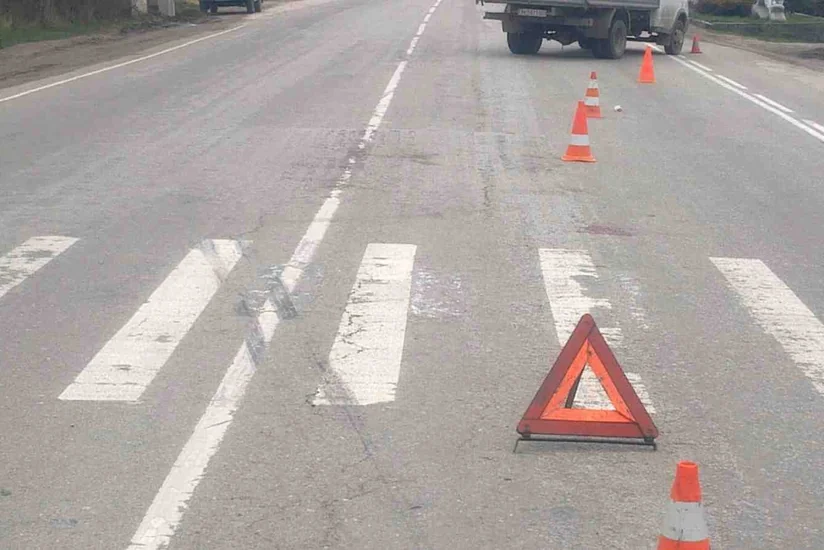 Bakıda avtomobillər iki piyadanı vuraraq ağır xəsarət yetirib