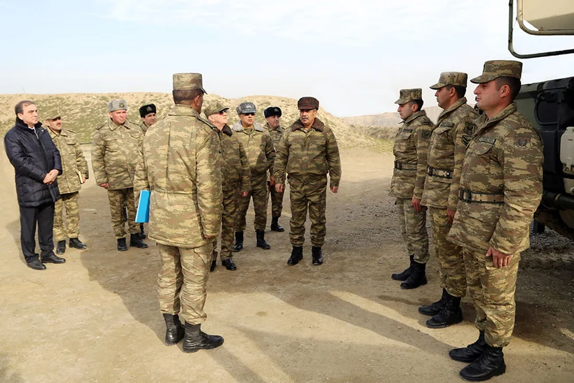 Prezidentin köməkçisi və müdafiə naziri cəbhə xəttində yerləşən hərbi hissələrdəki vəziyyəti yoxlayıb