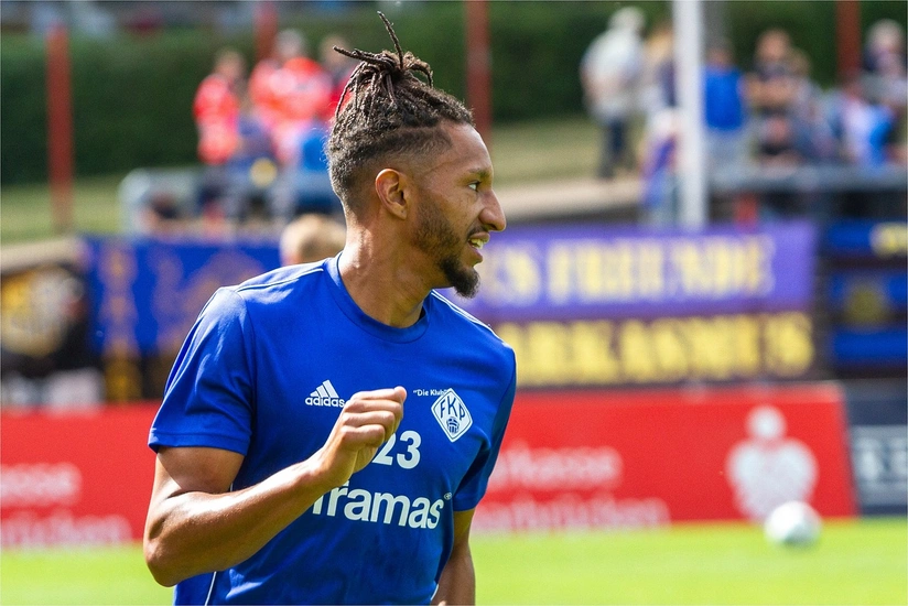 Кяпаз подписал французского форварда