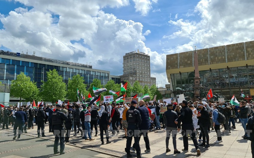 Almaniyada sinaqoq və yəhudi abidələrinə hücum olub