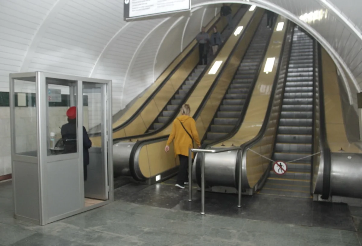 Metronun “28 May” stansiyasında eskalator əsaslı təmirdən sonra istifadəyə verilib