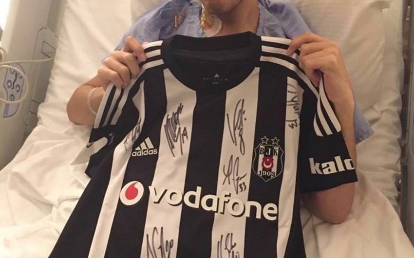 ​Beşiktaş klubu xərçəng xəstəsi olan azərbaycanlı azarkeşə dəstək verib