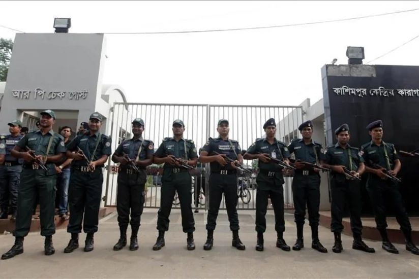 Banqladeşdə tələbəni öldürən 20 nəfərə edam cəzası, 5 nəfərə ömürlük həbs verilib