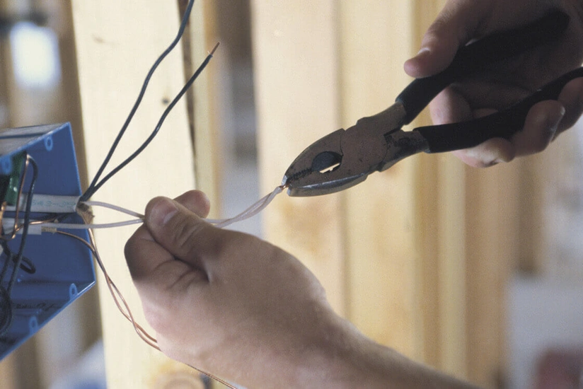 Lerikdə elektrik cərəyanı nəticəsində ölənlərin kimliyi bilinib - YENİLƏNİB