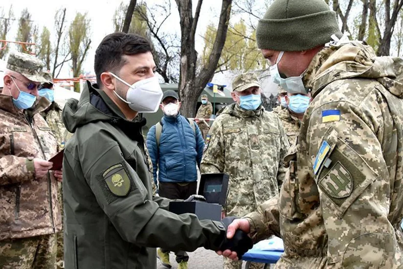 Зеленский пообещал награду за вакцину от коронавируса