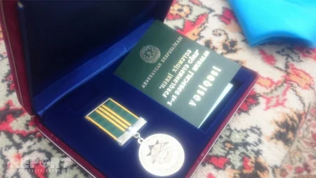 Azərbaycan Ordusunun şəhid olan hərbçisinin medalı anasına təqdim edilib - FOTO