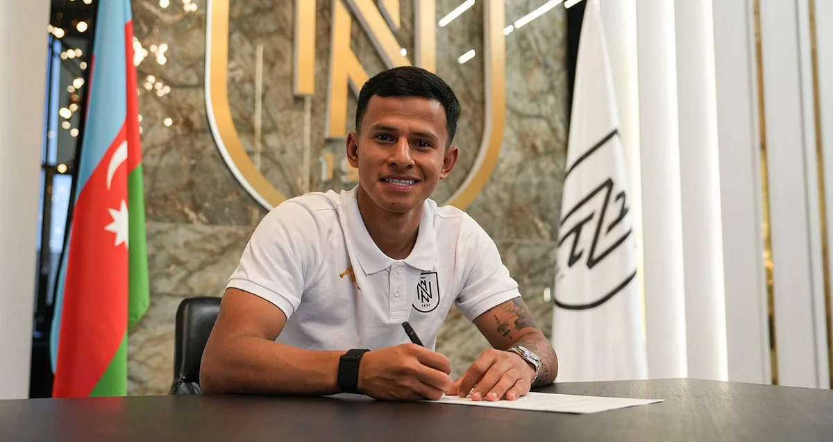 Neftçi daha bir futbolçunun transferini açıqlayıb
