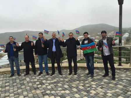 Parlament jurnalistləri Göygöldə bayraq aksiyası keçiriblər