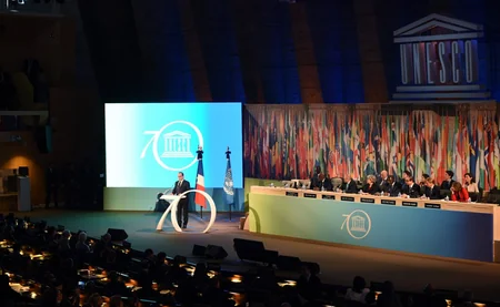 ​İlham Əliyev UNESCO Baş Konfransının 38-ci sessiyasının Liderlər Forumunda iştirak edib