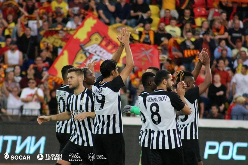 Bukmeker kontorunun müştərisi Neftçiyə görə 2 milyon rubl uduzub