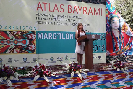 Azerbaijani kalaghai and silk exhibited in Uzbekistan's Atlas Bayrami