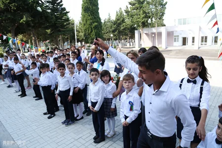 Valideynsiz uşaqların Bilik Günü - FOTOREPORTAJ