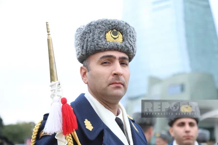 Bakıda hərbi orkestrlərin müşayiəti ilə Zəfər yürüşü keçirilib - YENİLƏNİB