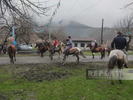 Qaxın Əmbərçay kəndində Novruz şənliklərində at yarışları keçirilib