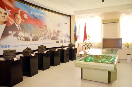 Zakir Həsənov Rabitə qoşunlarının hərbi hissəsində olub