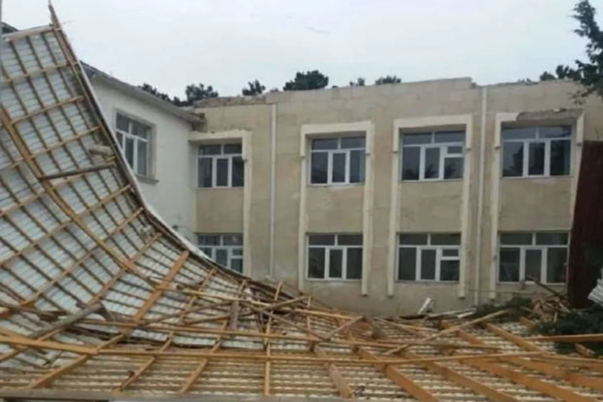 Xırdalanda məktəbin uçan damının təmirinə başlanılıb