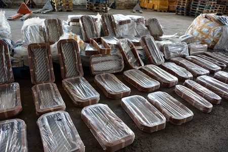 Azərbaycan gömrükçüləri külli miqdarda bəyan olunmamış mal aşkar edib - VİDEO