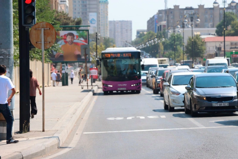 Bakının Abbas Mirzə Şərifzadə küçəsində xüsusi hərəkət zolağı təşkil edilib