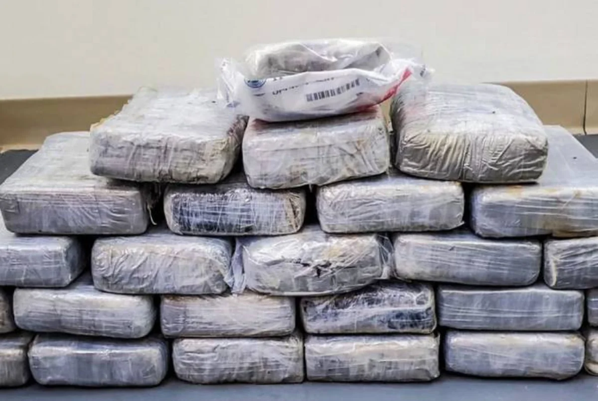 İspaniya polisi göyərtəsində 1,5 ton kokain olan gəmini ələ keçirib