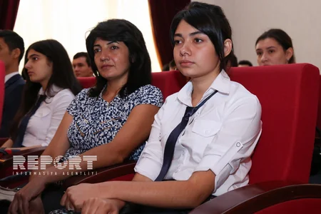 Bakı Ali Neft Məktəbində 2015-2016-cı tədris ilinin başlanması münasibətilə tədbir keçirilib
