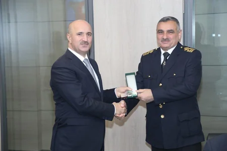 Dövlət təltiflərinə layiq görülən dənizçilərə mükafatlar təqdim olunub