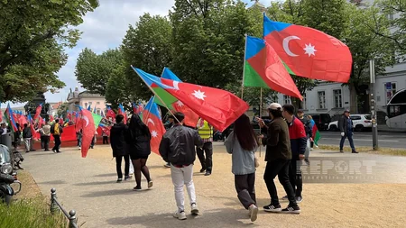 Berlində güney azərbaycanlılar etiraz aksiyası keçirib - YENİLƏNİB-2