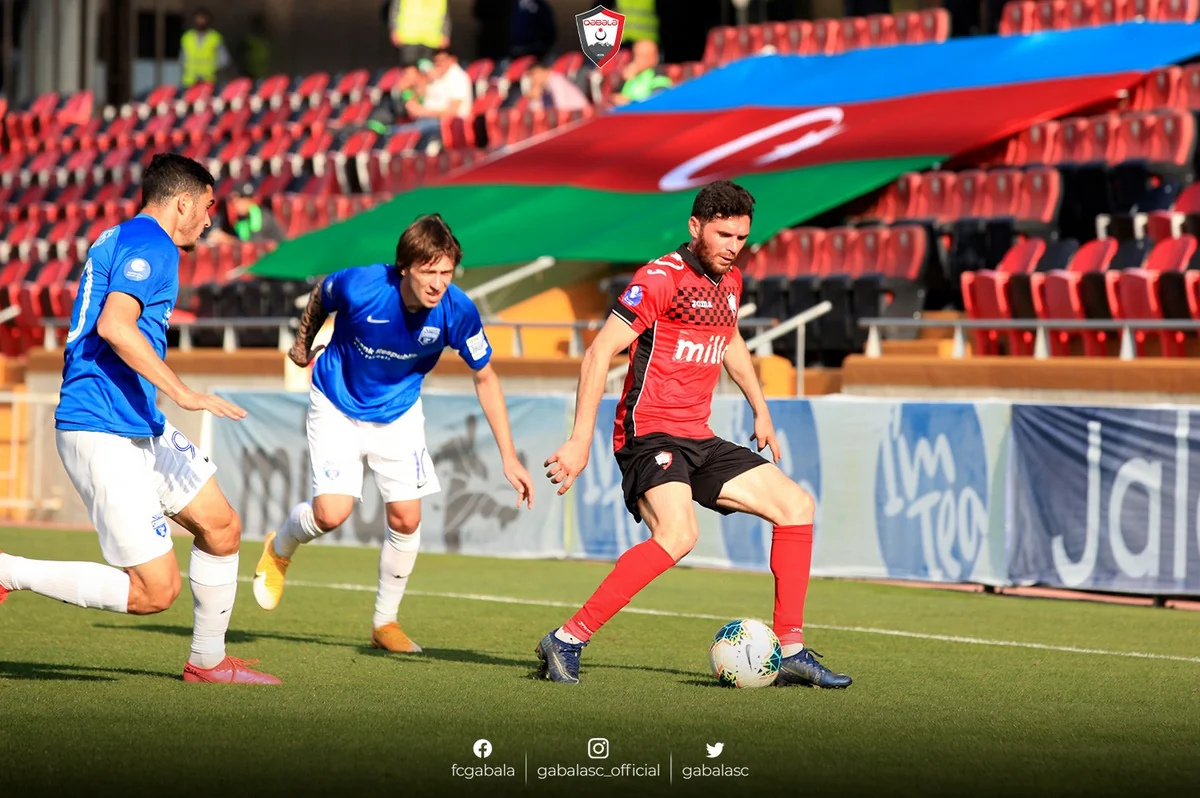 Cavid Hüseynov: Dinamo Neftçidən bir addım öndədir